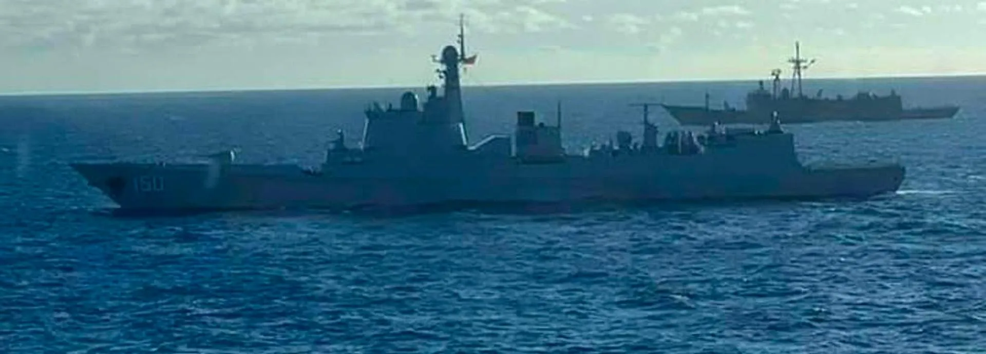 成功級巡防艦跟監共軍長春艦 照片曝光 國防部回應了